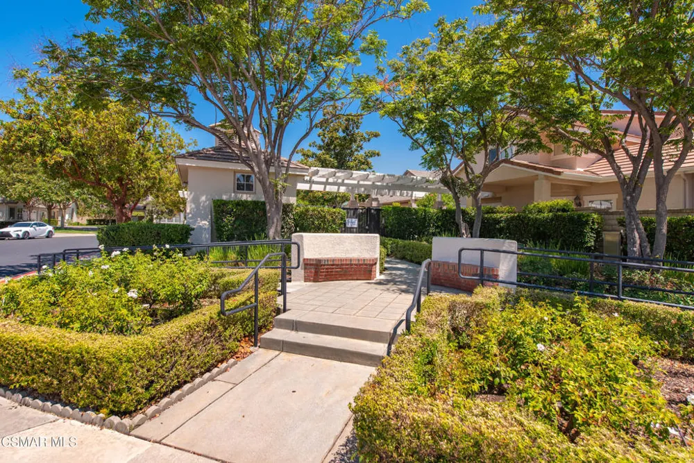 2043 Tulip Avenue Simi Valley, CA 93063