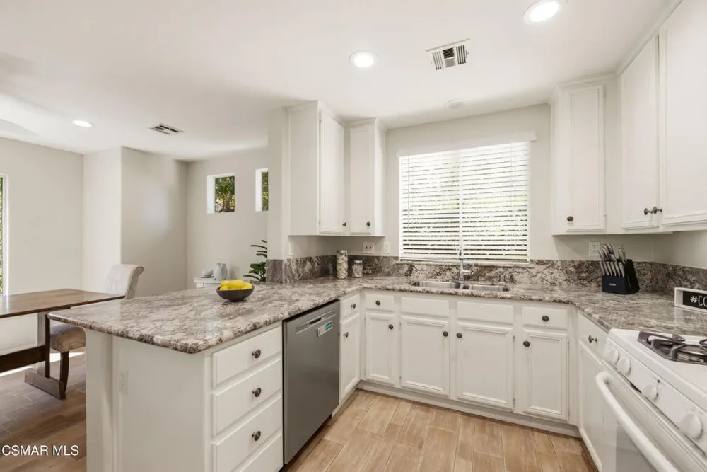 2043 Tulip Avenue Simi Valley, CA 93063