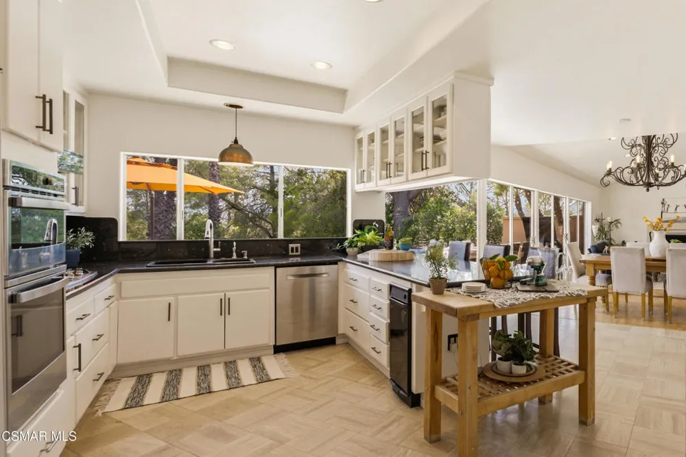 6110 Colodny Drive Agoura Hills, CA 91301