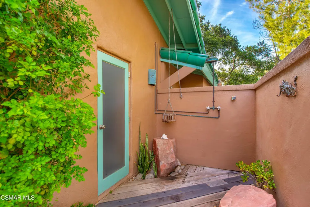 6110 Colodny Drive Agoura Hills, CA 91301