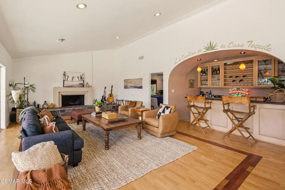 6110 Colodny Drive Agoura Hills, CA 91301