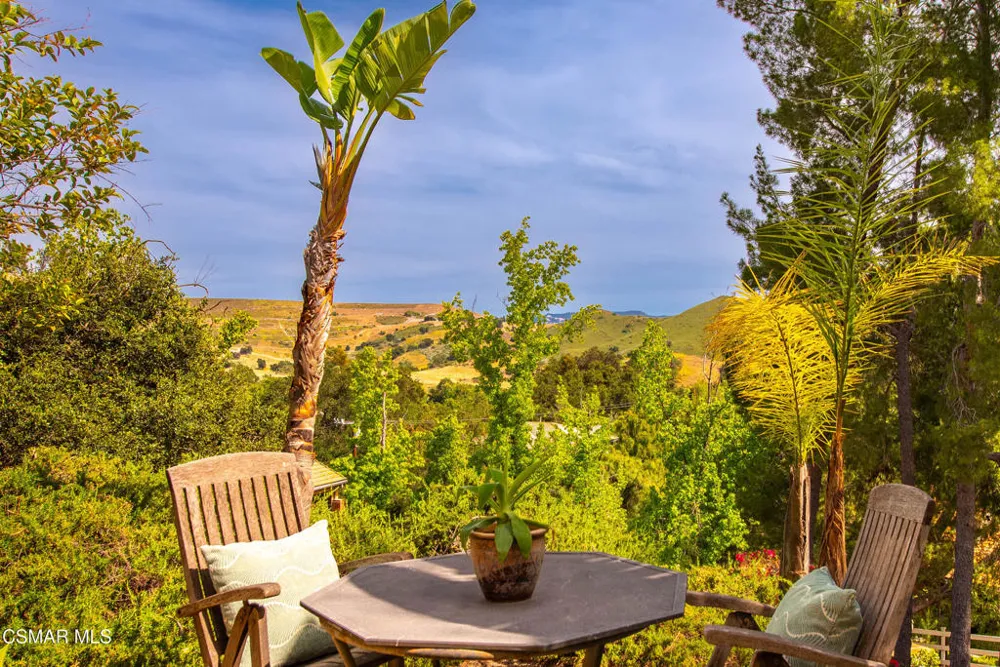 6110 Colodny Drive Agoura Hills, CA 91301