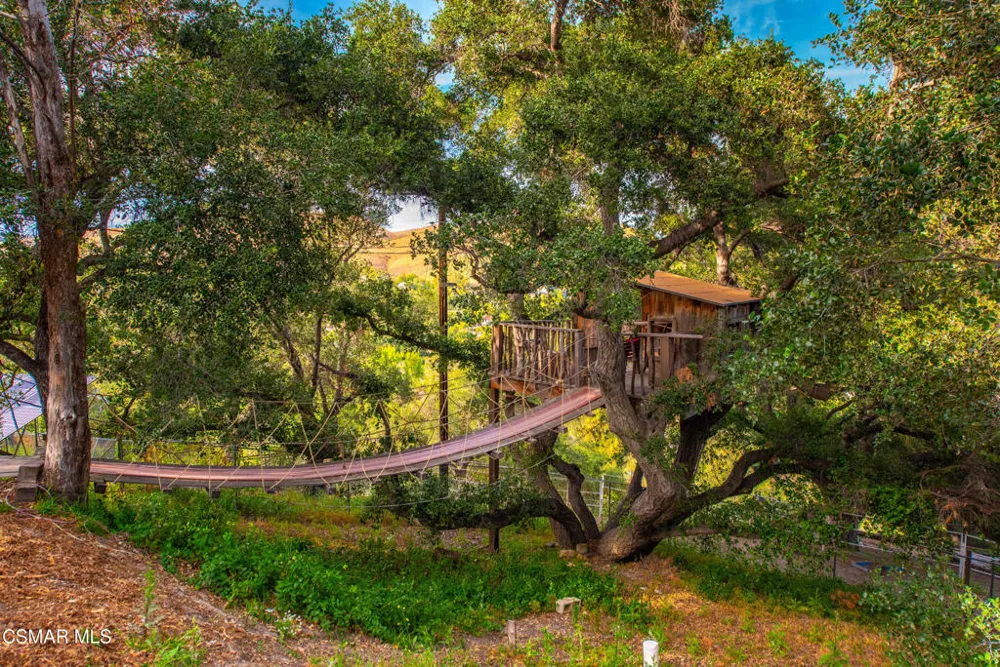 6110 Colodny Drive Agoura Hills, CA 91301