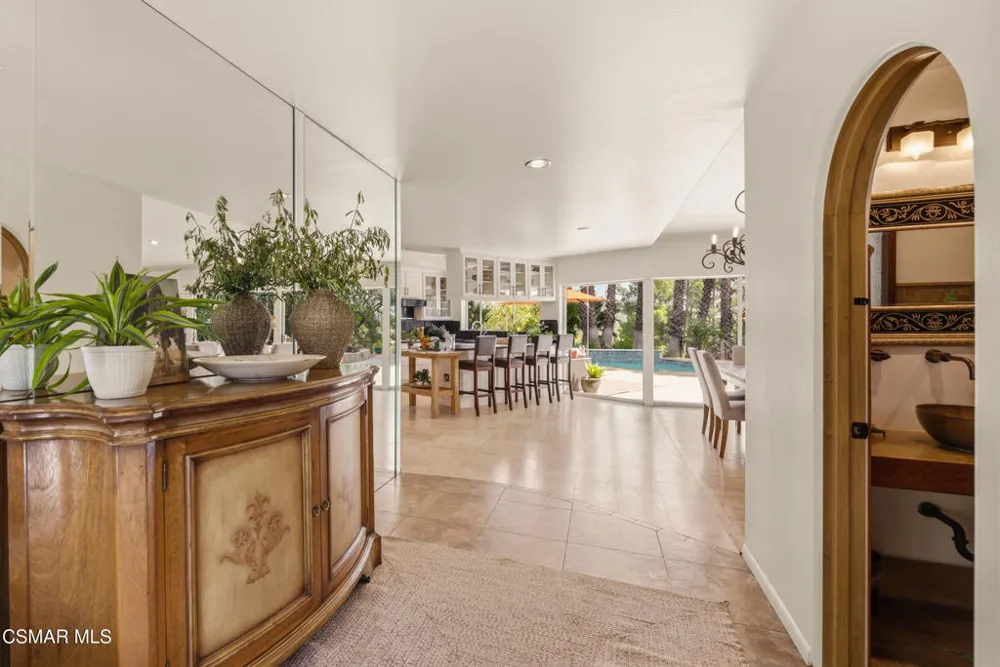 6110 Colodny Drive Agoura Hills, CA 91301