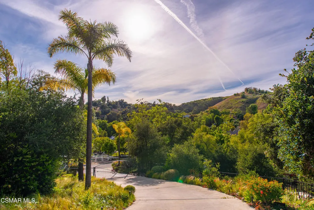 6110 Colodny Drive Agoura Hills, CA 91301