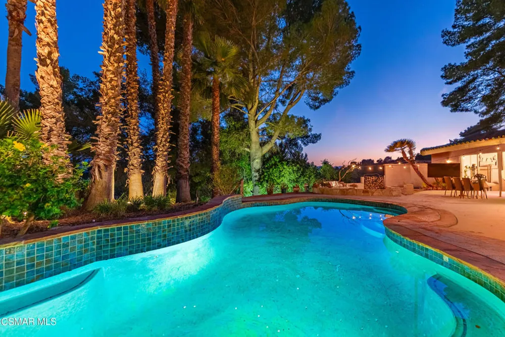 6110 Colodny Drive Agoura Hills, CA 91301