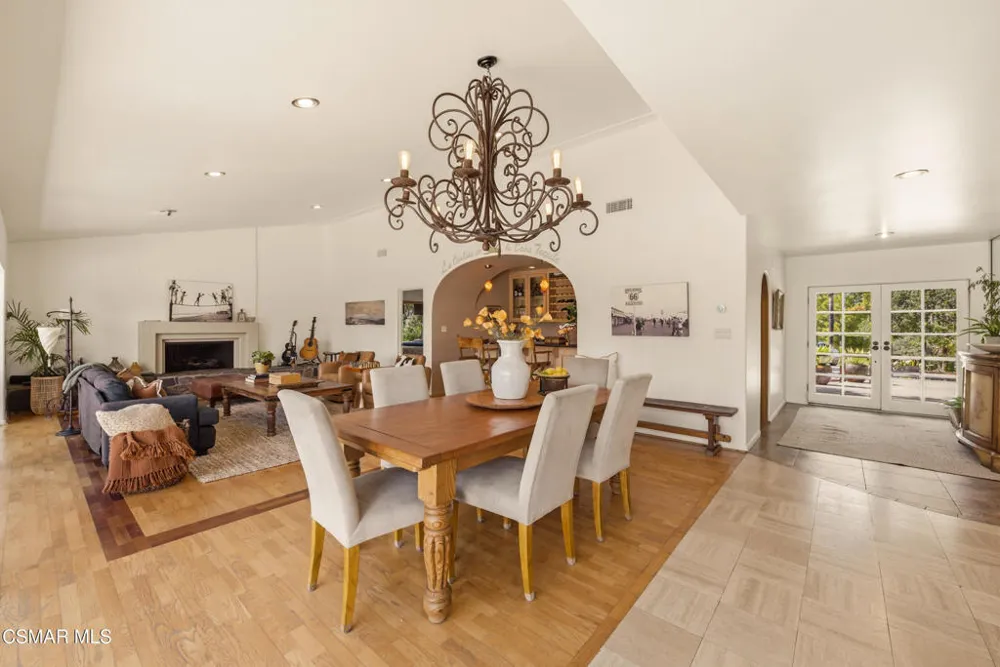 6110 Colodny Drive Agoura Hills, CA 91301