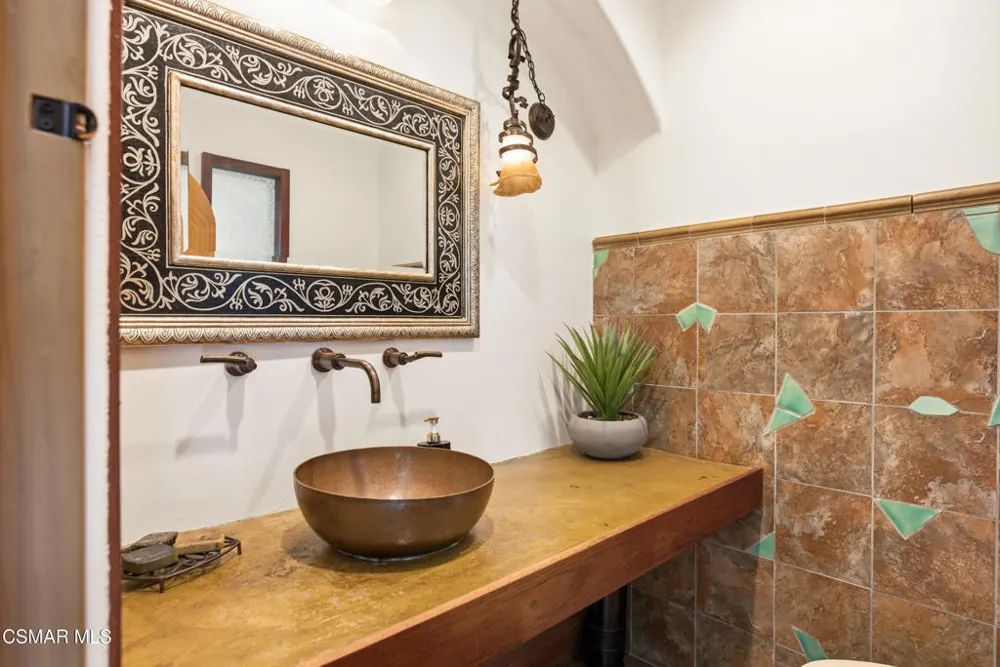 6110 Colodny Drive Agoura Hills, CA 91301