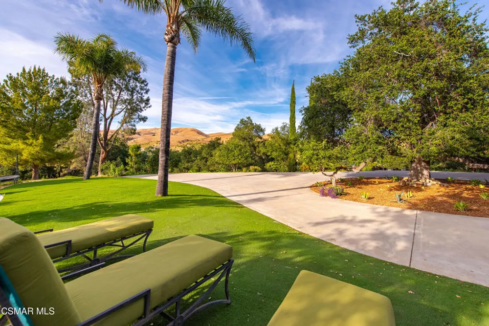 6110 Colodny Drive Agoura Hills, CA 91301