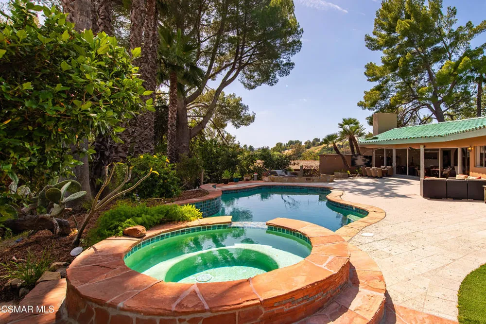 6110 Colodny Drive Agoura Hills, CA 91301