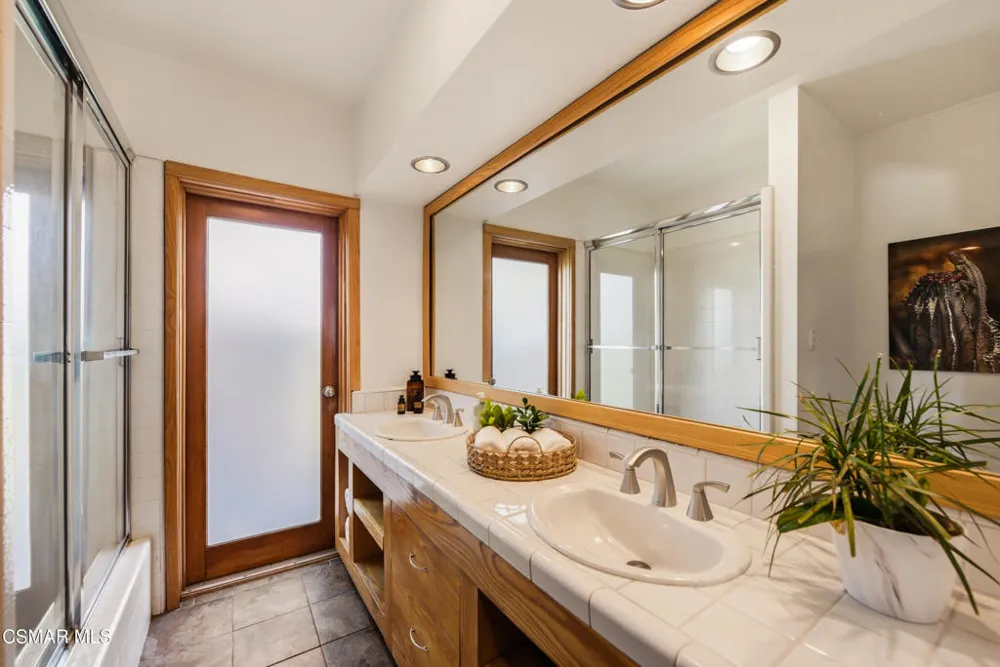 6110 Colodny Drive Agoura Hills, CA 91301