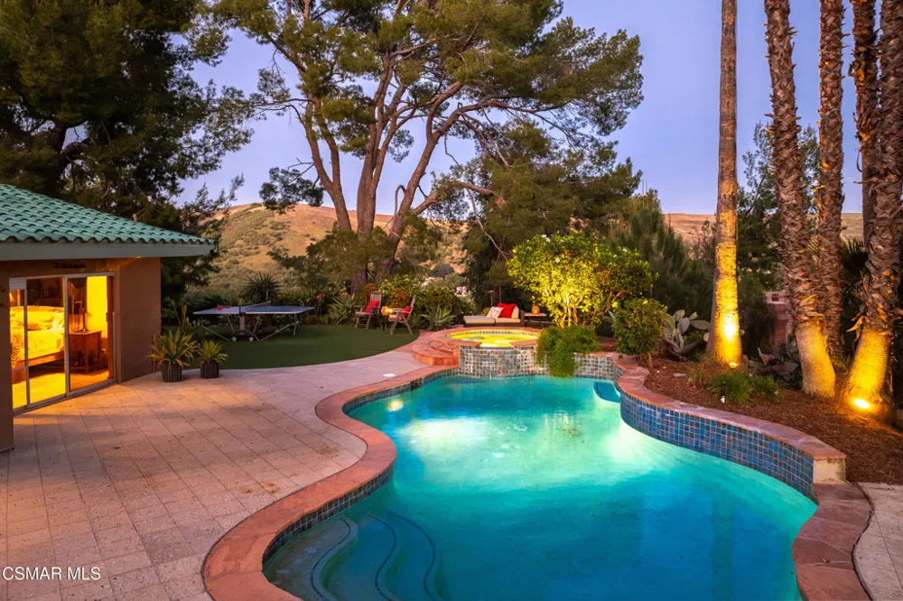 6110 Colodny Drive Agoura Hills, CA 91301