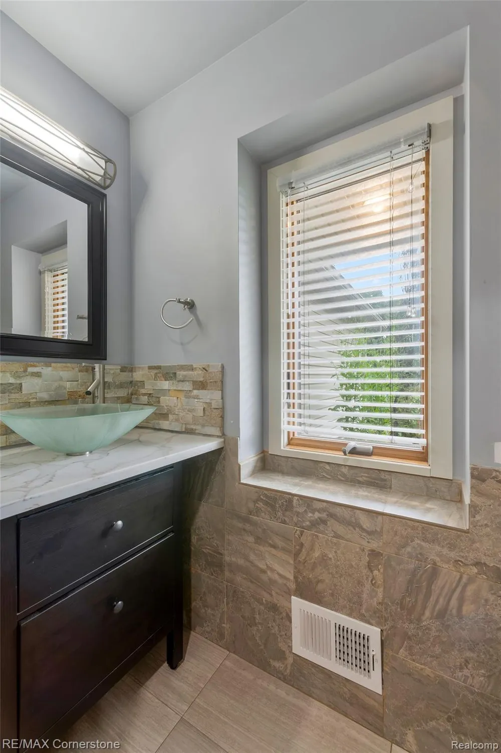 12701 Capernall Road Exeter Township, MI 48117