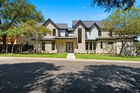 2301 Westworth Circle