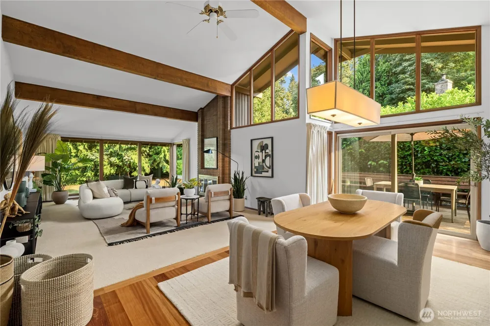 10785 Bill Point Crest NE Bainbridge Island, WA 98110