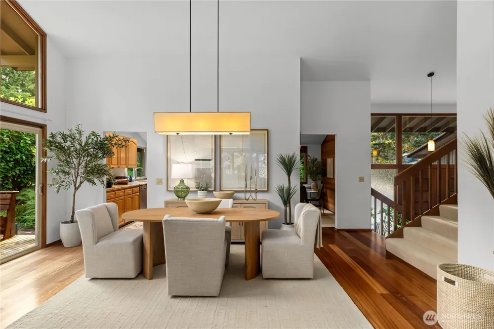 10785 Bill Point Crest NE Bainbridge Island, WA 98110