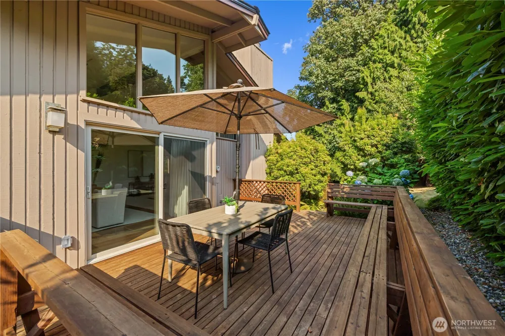 10785 Bill Point Crest NE Bainbridge Island, WA 98110