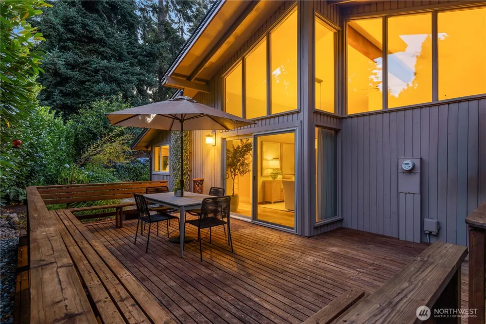 10785 Bill Point Crest NE Bainbridge Island, WA 98110