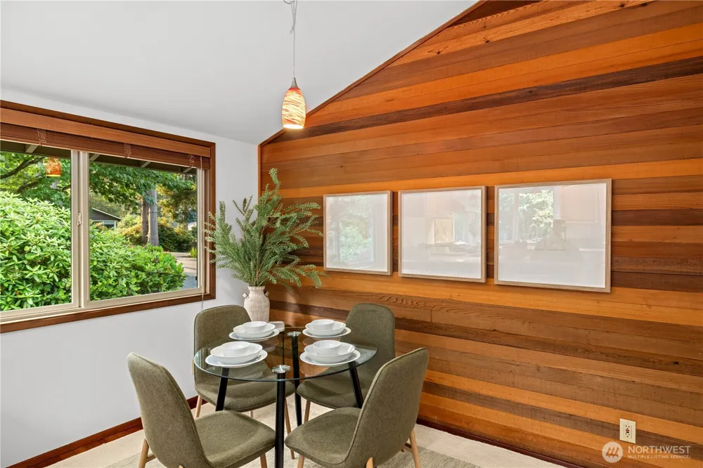 10785 Bill Point Crest NE Bainbridge Island, WA 98110