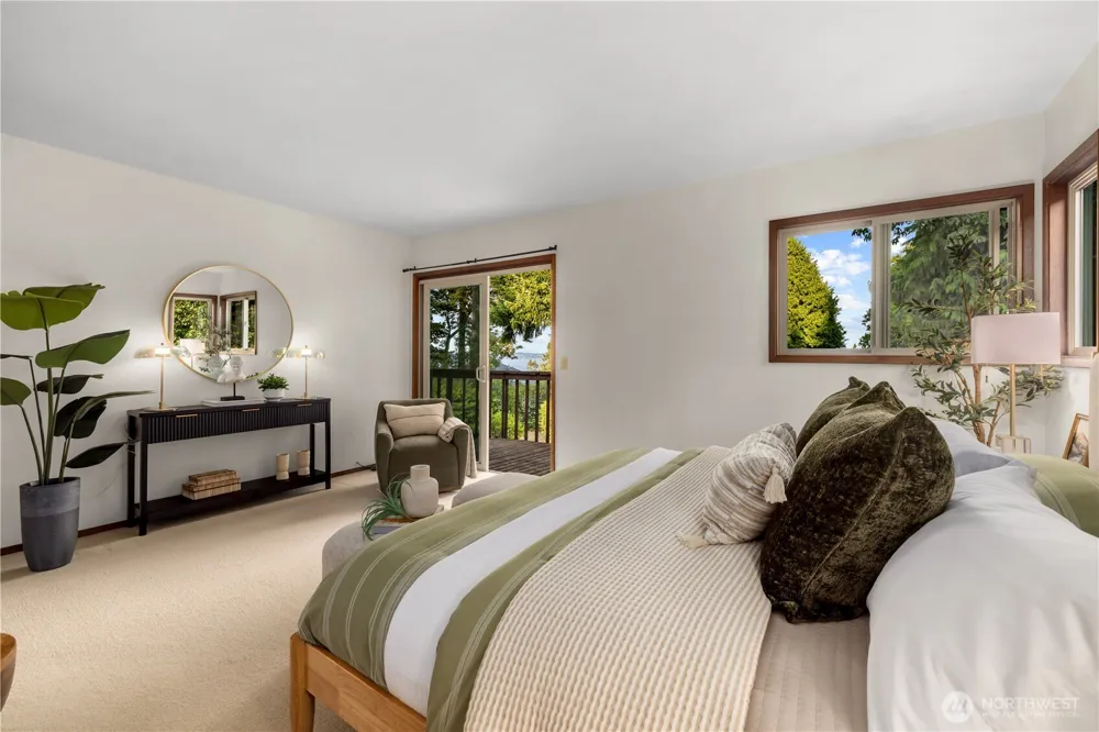 10785 Bill Point Crest NE Bainbridge Island, WA 98110