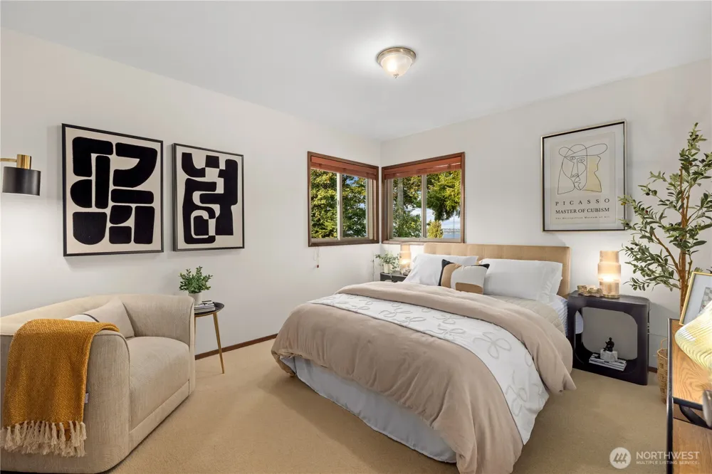 10785 Bill Point Crest NE Bainbridge Island, WA 98110