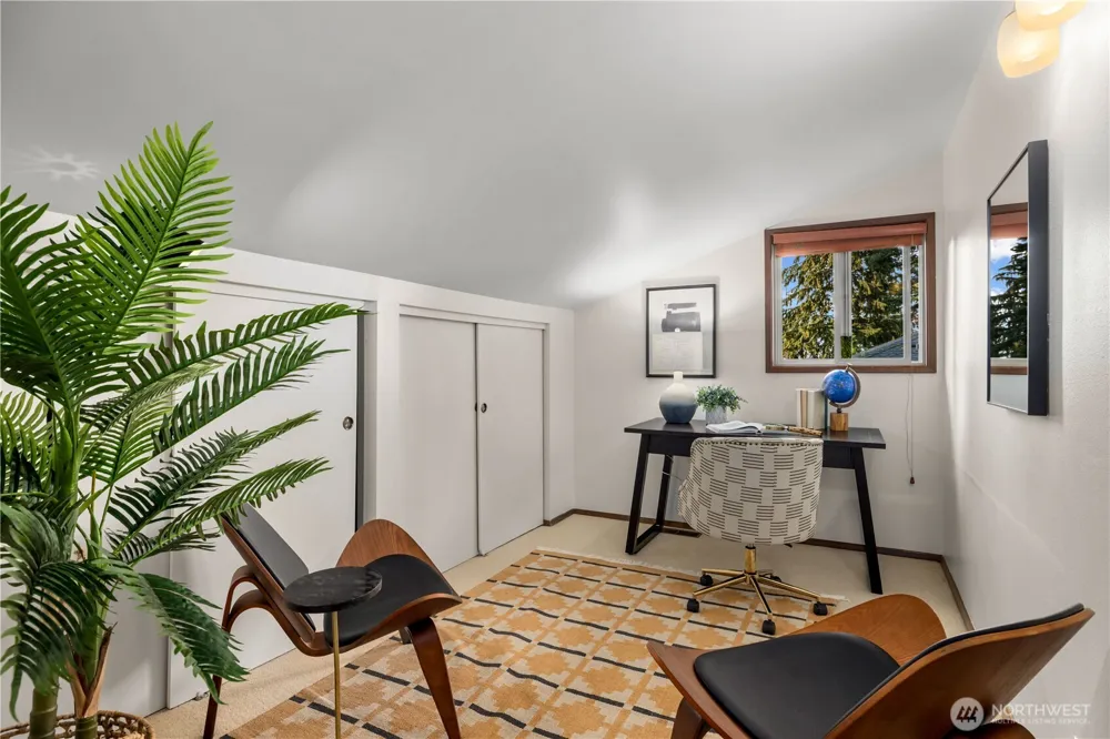 10785 Bill Point Crest NE Bainbridge Island, WA 98110