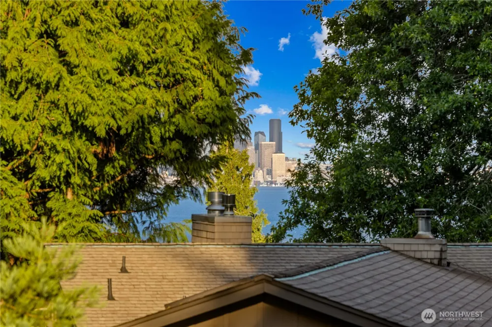 10785 Bill Point Crest NE Bainbridge Island, WA 98110