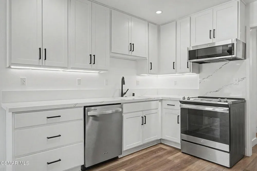 107 Calle Camarillo, CA 93010
