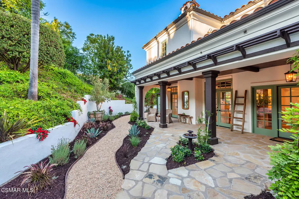 1389 Pathfinder Avenue Westlake Village, CA 91362