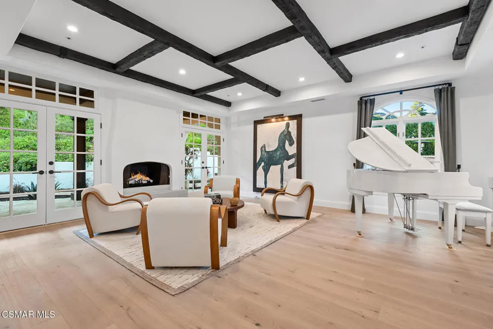 1389 Pathfinder Avenue Westlake Village, CA 91362