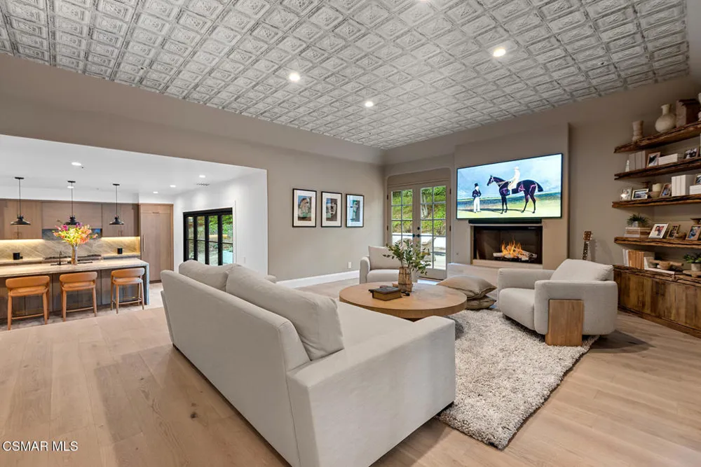 1389 Pathfinder Avenue Westlake Village, CA 91362