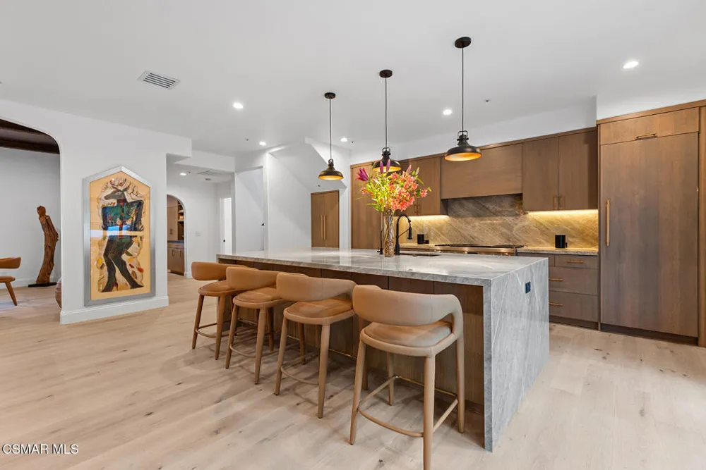 1389 Pathfinder Avenue Westlake Village, CA 91362