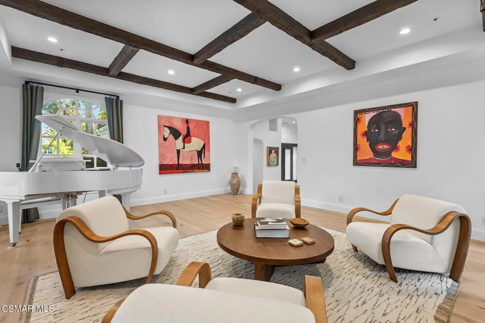 1389 Pathfinder Avenue Westlake Village, CA 91362