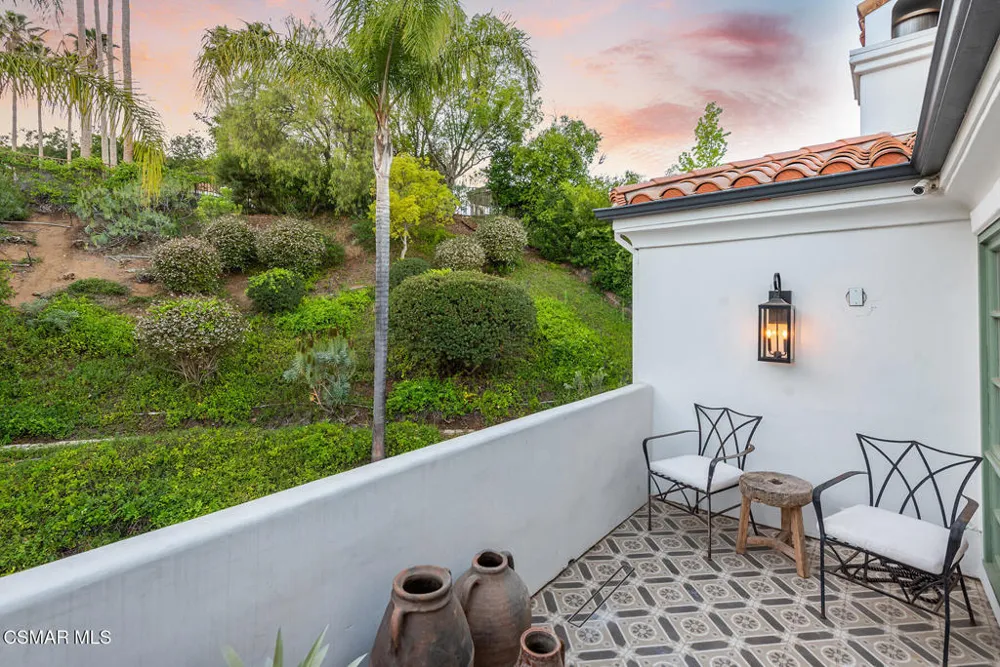 1389 Pathfinder Avenue Westlake Village, CA 91362
