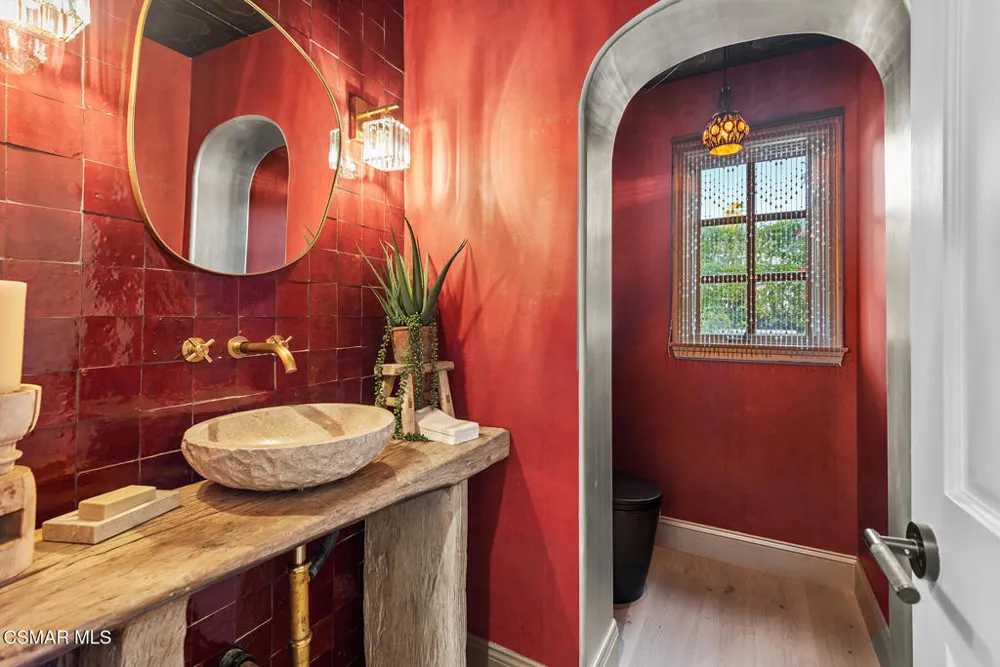 1389 Pathfinder Avenue Westlake Village, CA 91362