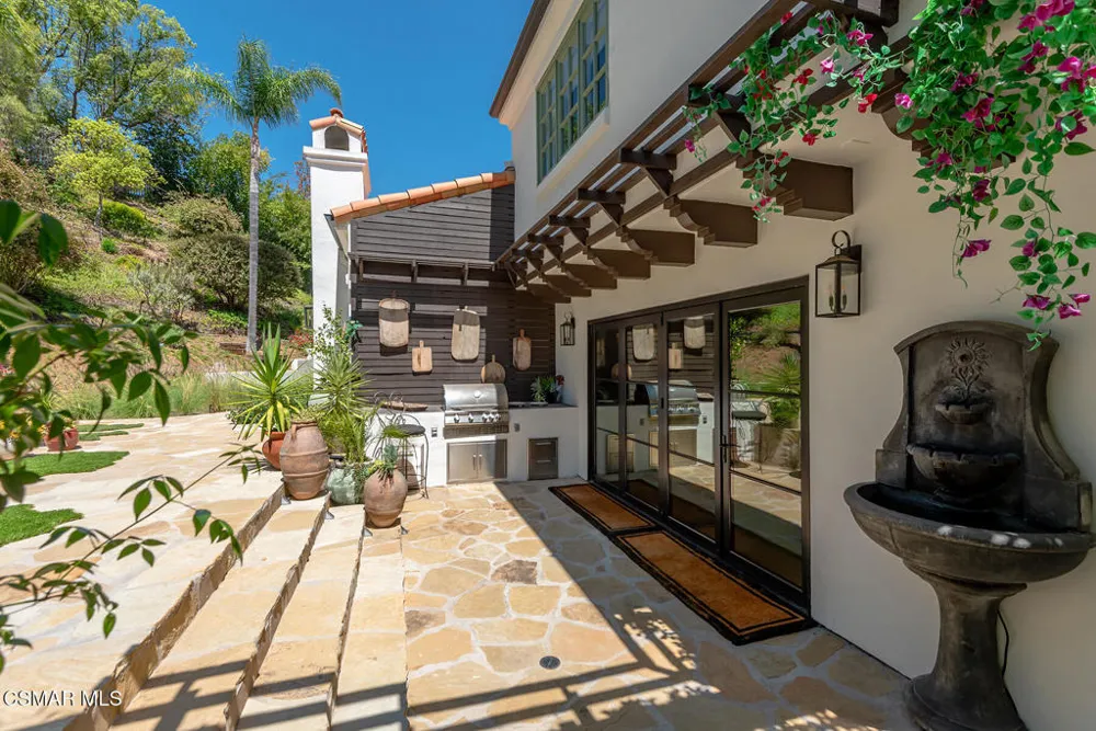 1389 Pathfinder Avenue Westlake Village, CA 91362