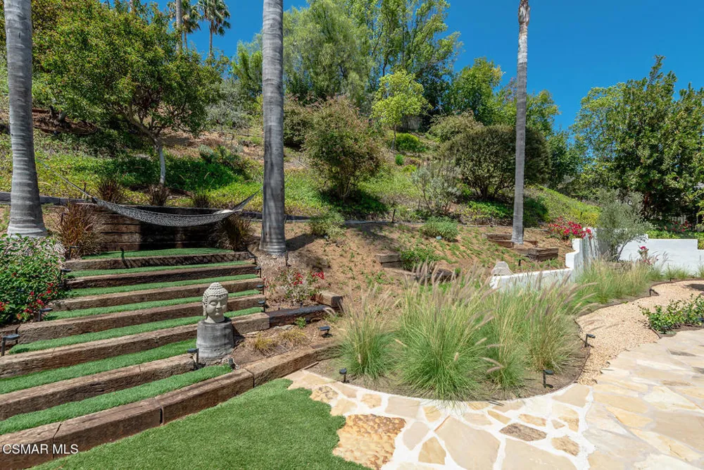 1389 Pathfinder Avenue Westlake Village, CA 91362
