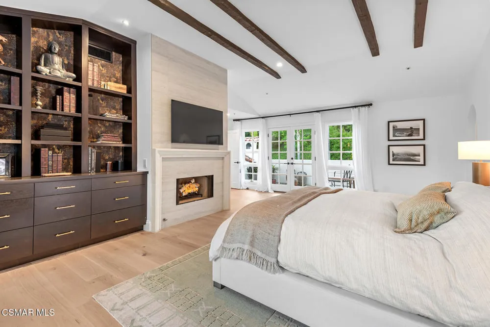 1389 Pathfinder Avenue Westlake Village, CA 91362