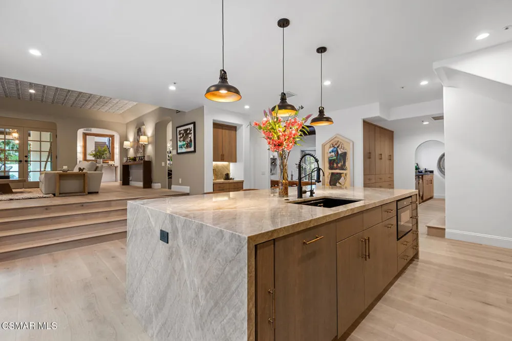 1389 Pathfinder Avenue Westlake Village, CA 91362