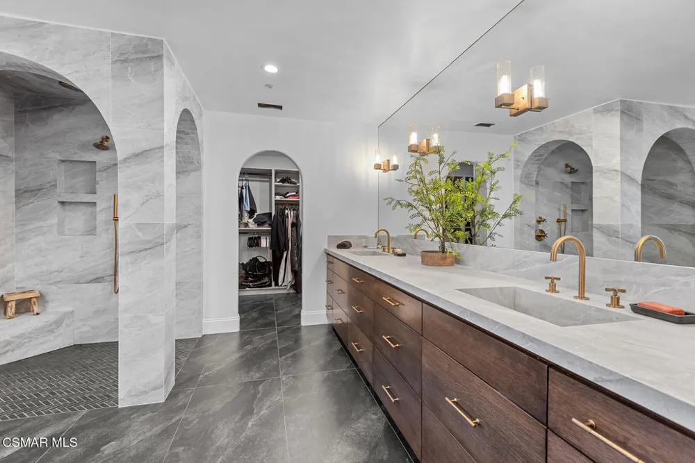 1389 Pathfinder Avenue Westlake Village, CA 91362