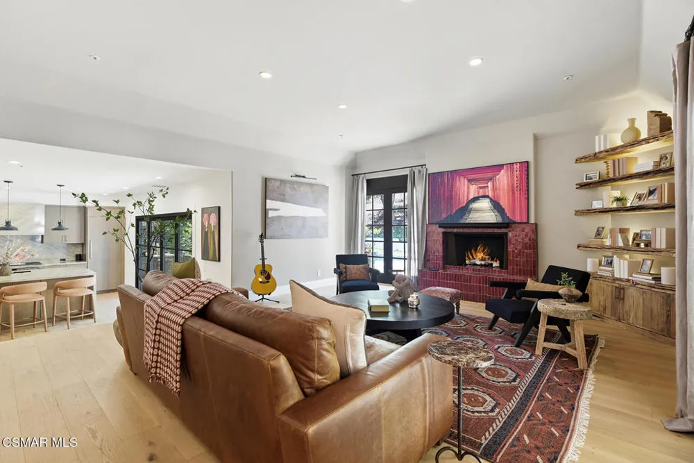 1389 Pathfinder Avenue Westlake Village, CA 91362