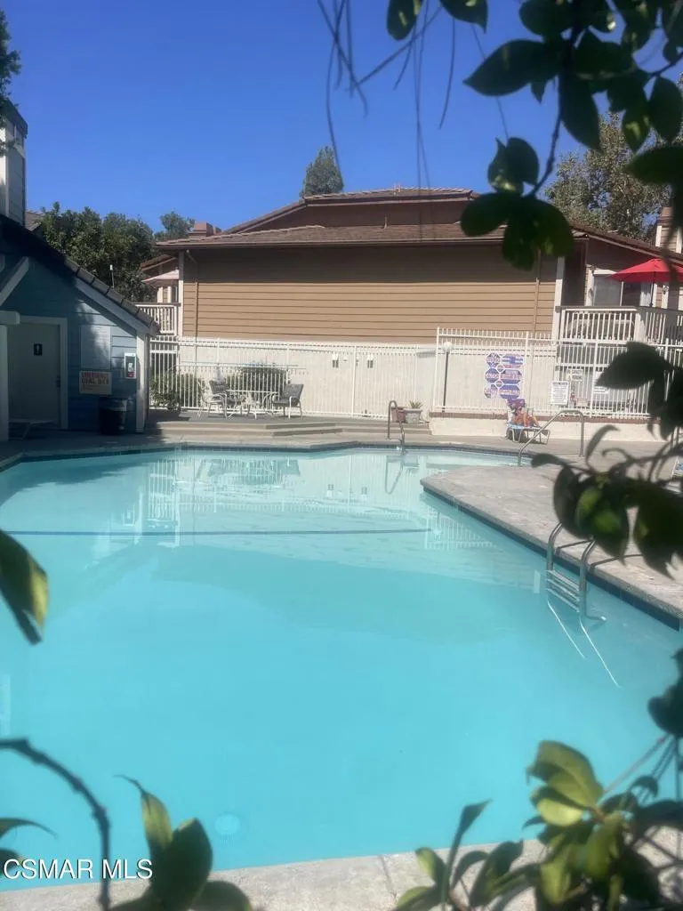 2394 Pleasant Way #C Thousand Oaks, CA 91362
