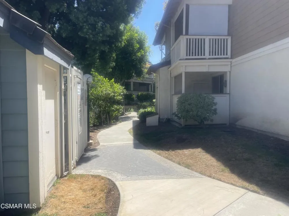 2394 Pleasant Way #C Thousand Oaks, CA 91362