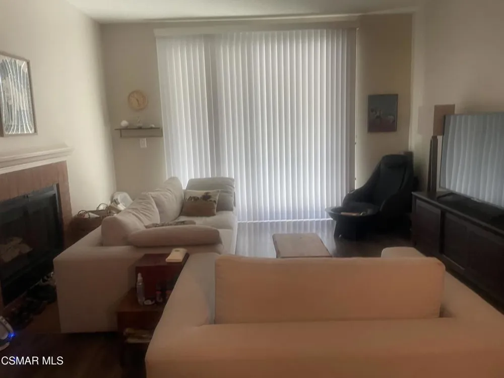 2394 Pleasant Way #C Thousand Oaks, CA 91362