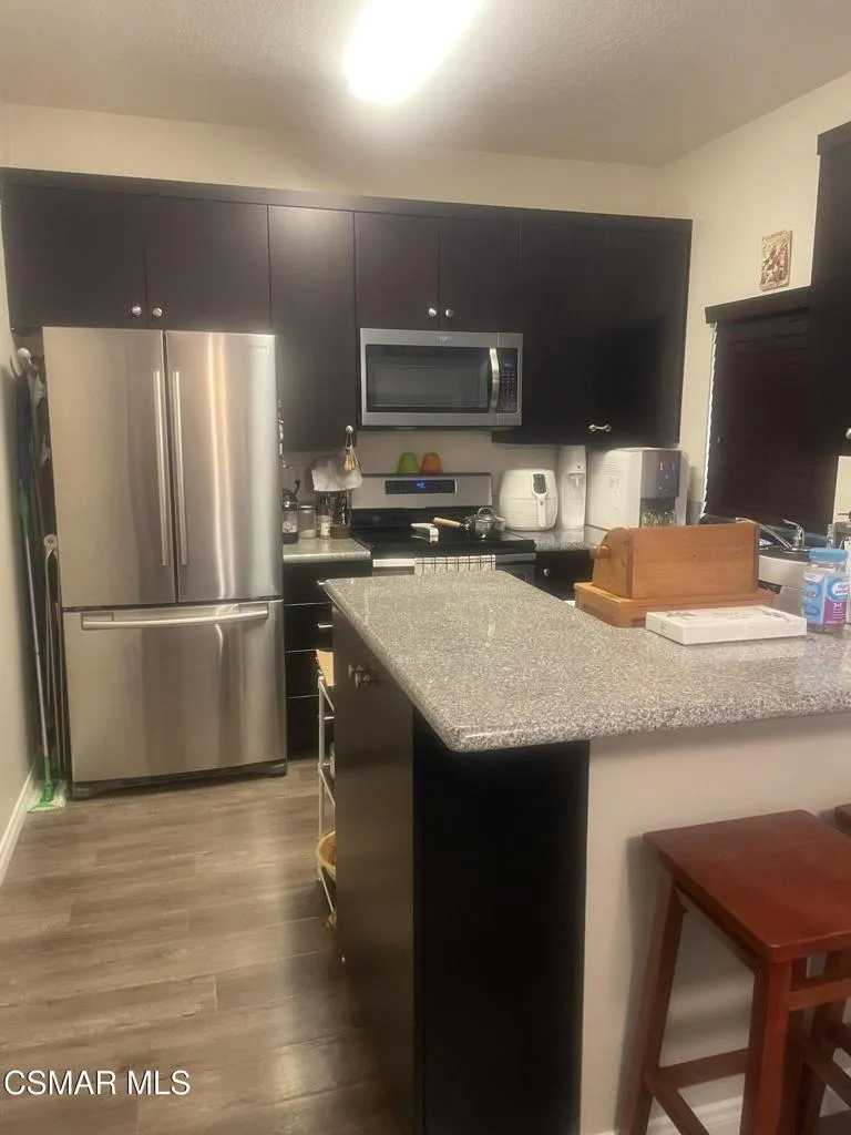 2394 Pleasant Way #C Thousand Oaks, CA 91362
