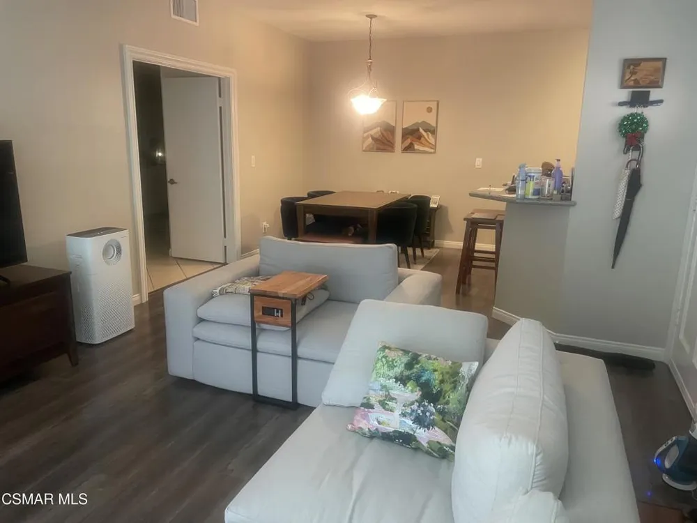2394 Pleasant Way #C Thousand Oaks, CA 91362