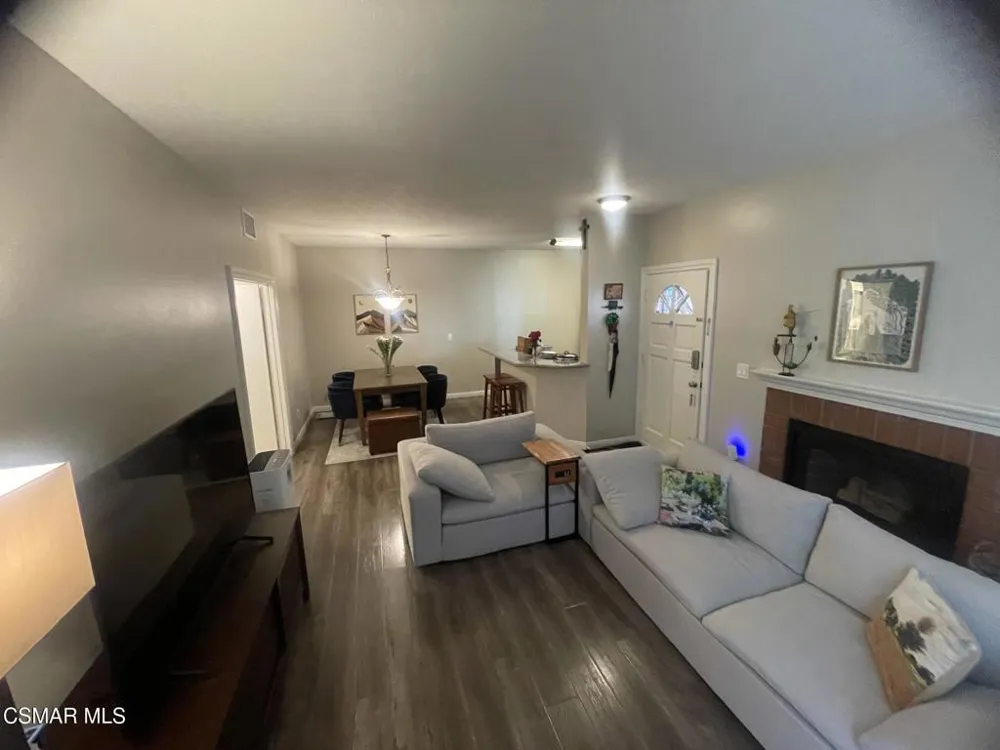 2394 Pleasant Way #C Thousand Oaks, CA 91362