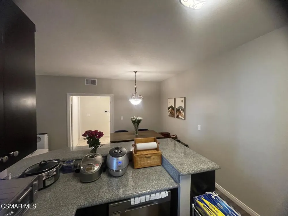 2394 Pleasant Way #C Thousand Oaks, CA 91362