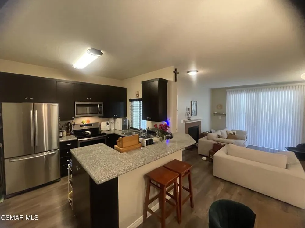 2394 Pleasant Way #C Thousand Oaks, CA 91362