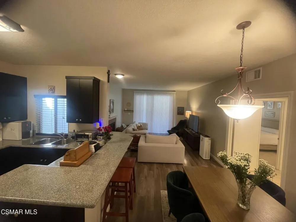 2394 Pleasant Way #C Thousand Oaks, CA 91362